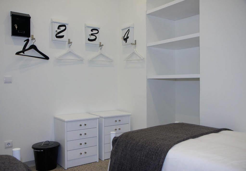 埃斯托利尔 图里斯莫赛库洛旅馆酒店 外观 照片 A typical locker room