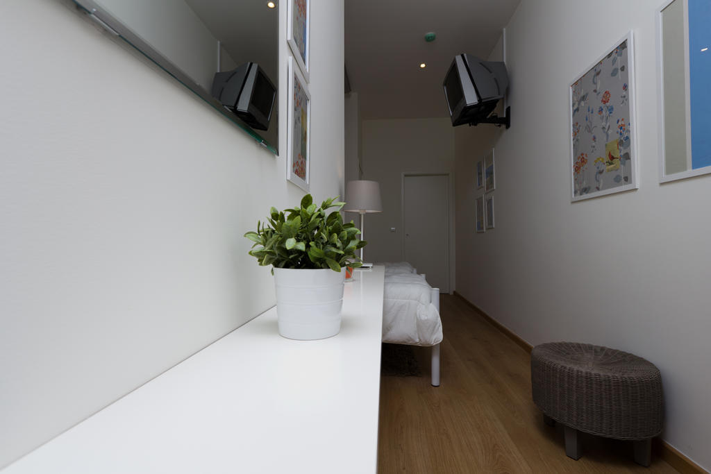 埃斯托利尔 图里斯莫赛库洛旅馆酒店 客房 照片 A typical bedroom at the University of Nottingham's halls of residence